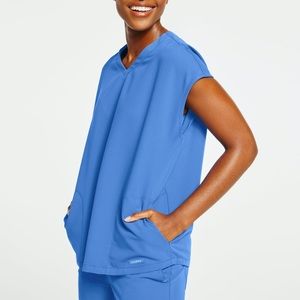 Jaanuu 2 Pocket Cap Sleeve Scrub Top